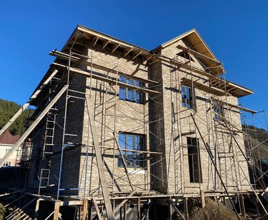 Традиционный английский коттедж из кирпича